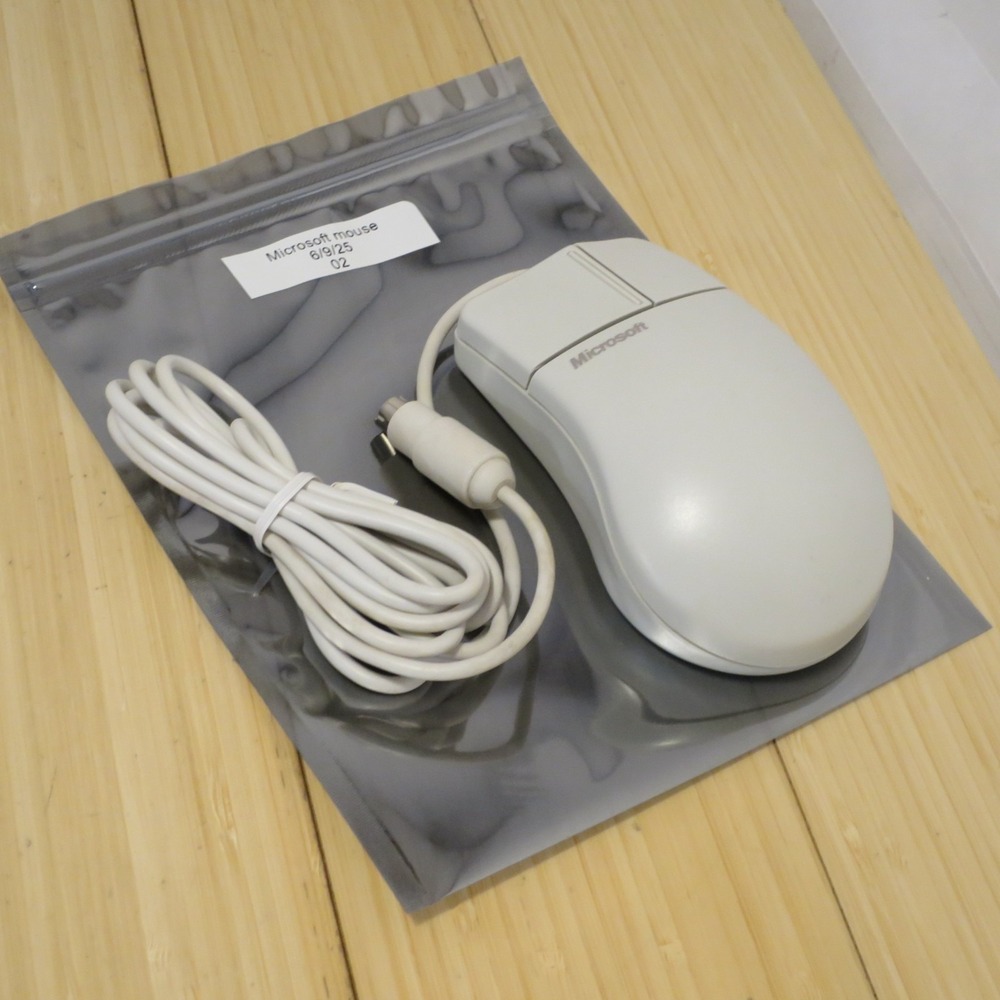 2 Button Microsoft Mouse Port‎ Compatible PS2 Mouse 2.1A PN 90741 - Tested 02
